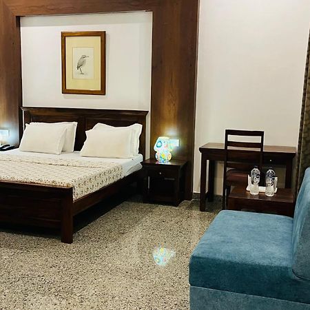 Hotel Sunbird Bharatpur Bagian luar foto