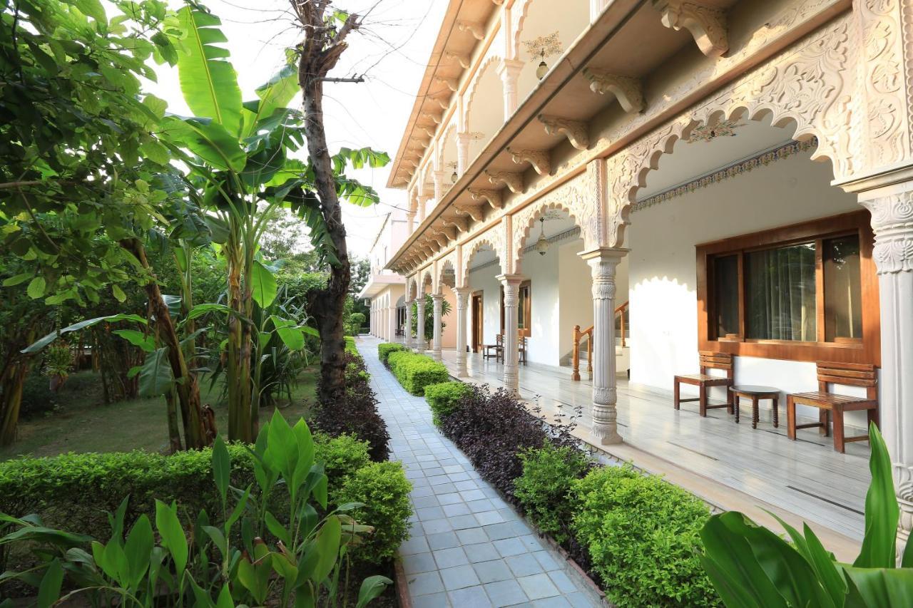 Hotel Sunbird Bharatpur Bagian luar foto