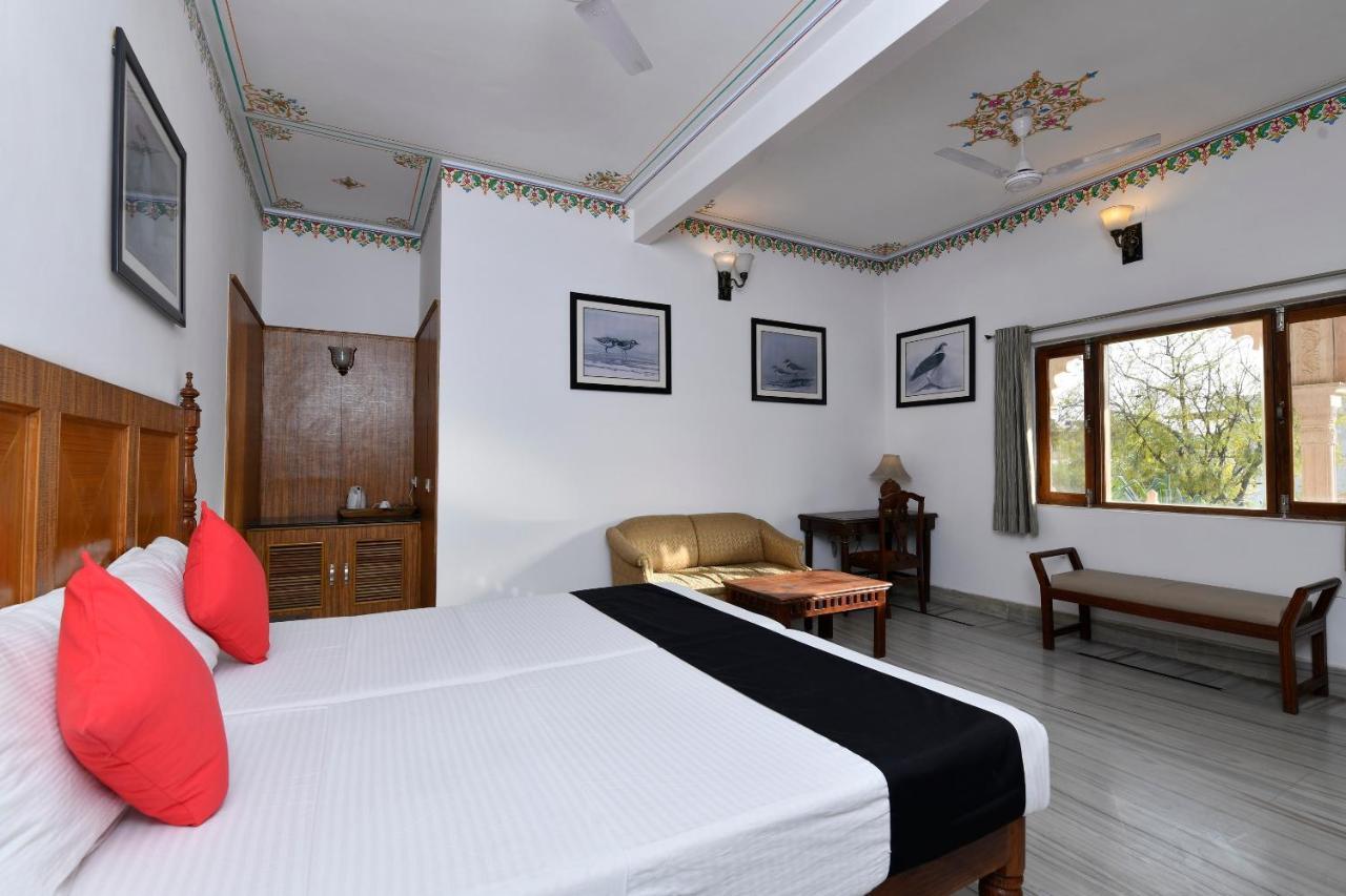 Hotel Sunbird Bharatpur Bagian luar foto