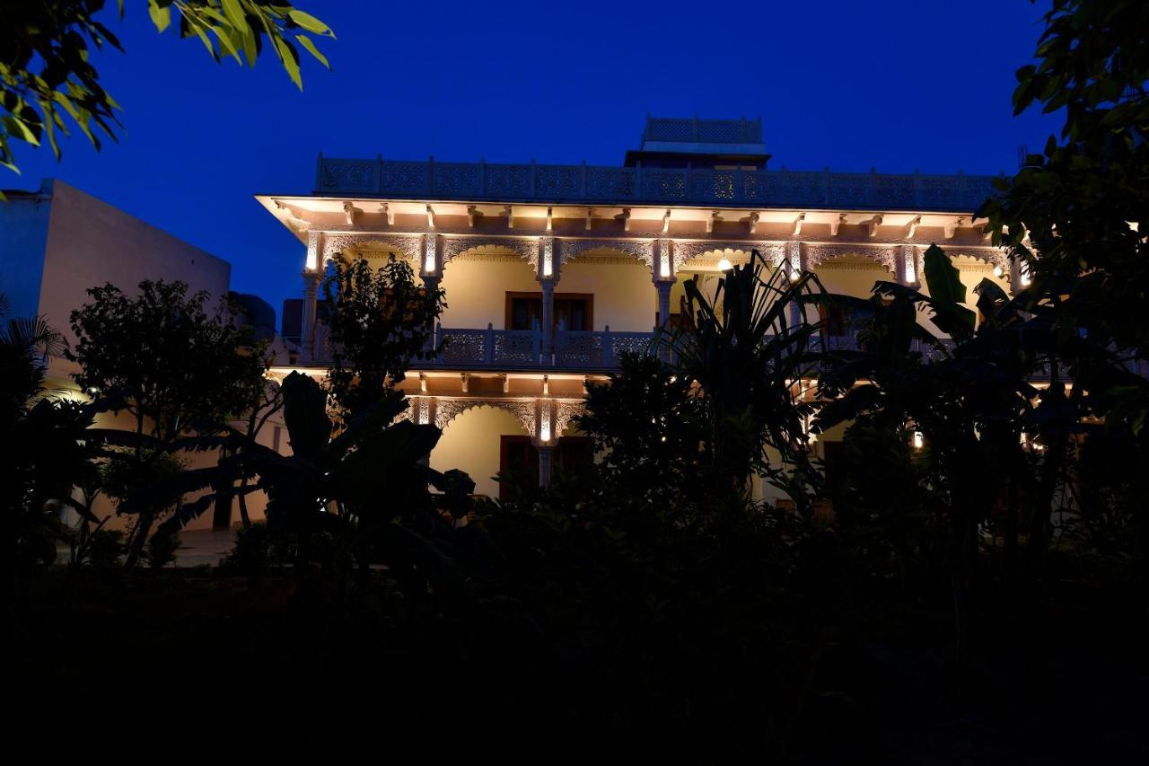 Hotel Sunbird Bharatpur Bagian luar foto