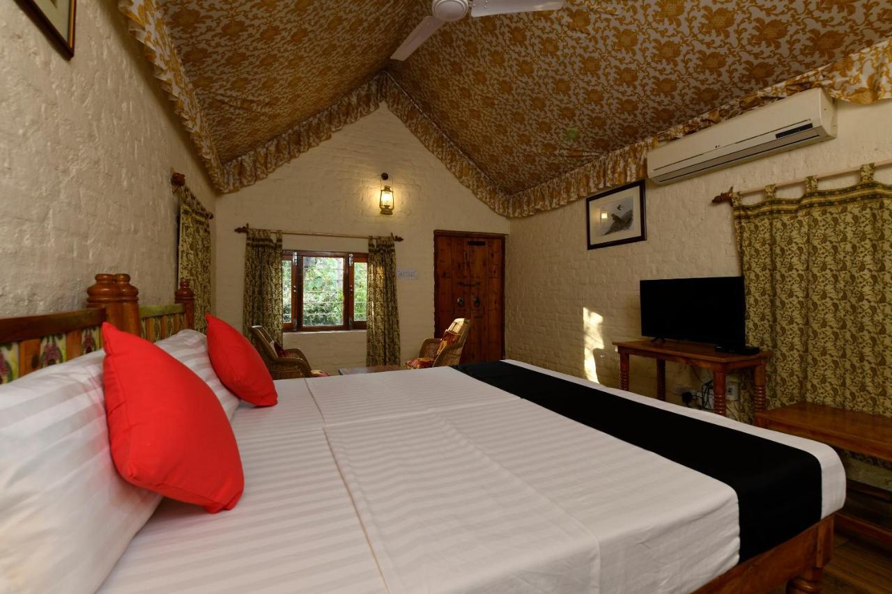 Hotel Sunbird Bharatpur Bagian luar foto