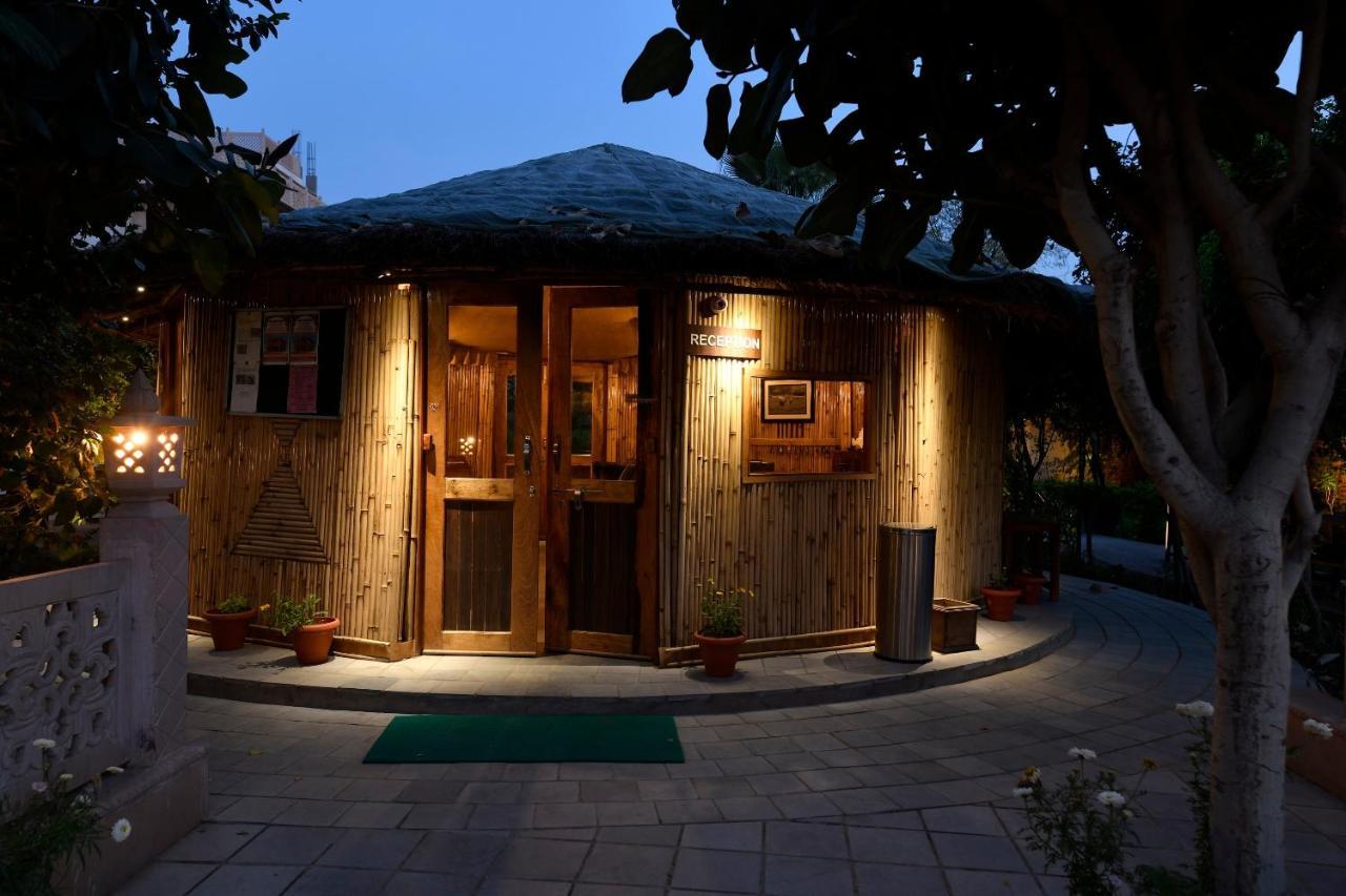 Hotel Sunbird Bharatpur Bagian luar foto