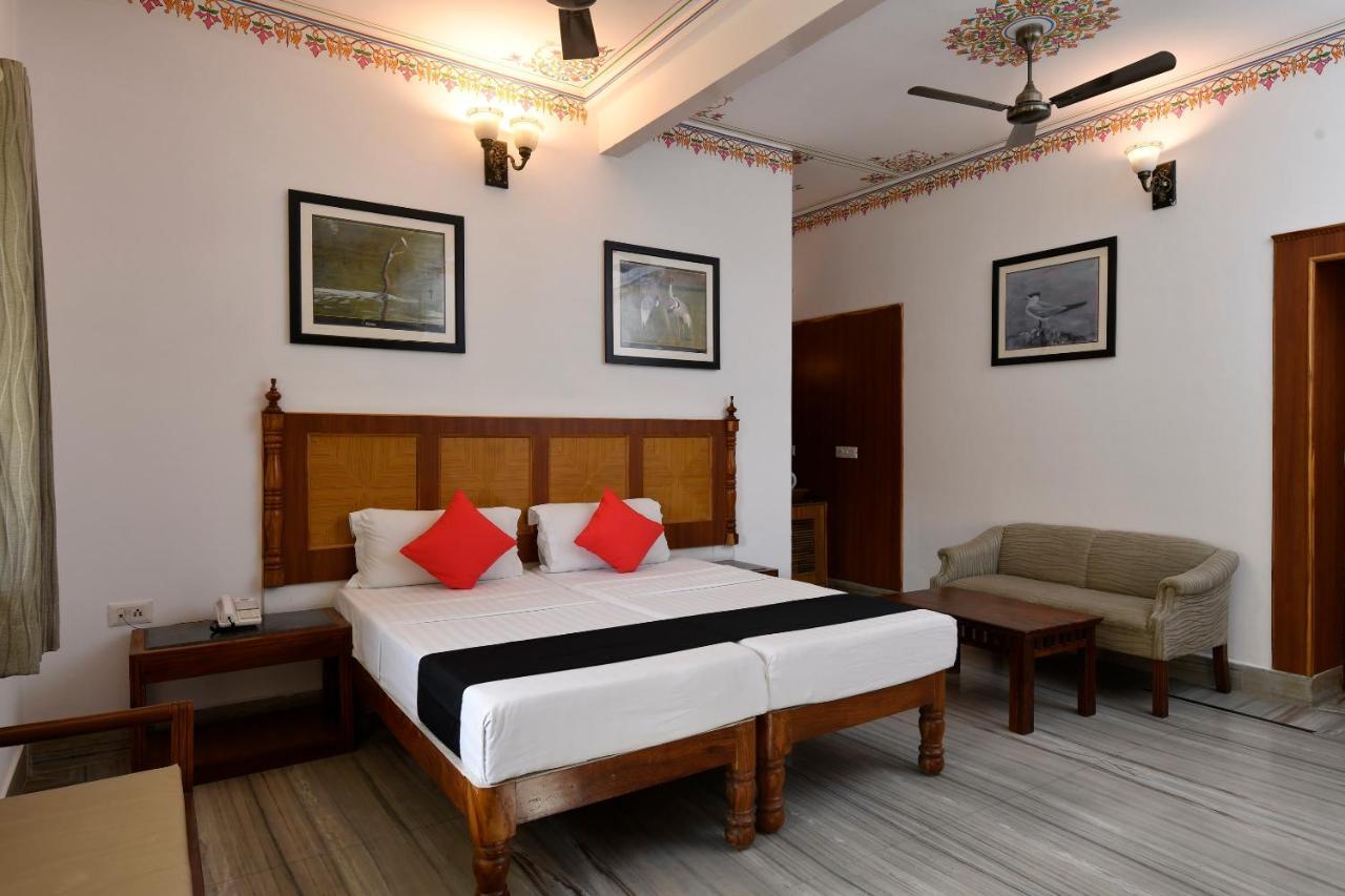 Hotel Sunbird Bharatpur Bagian luar foto