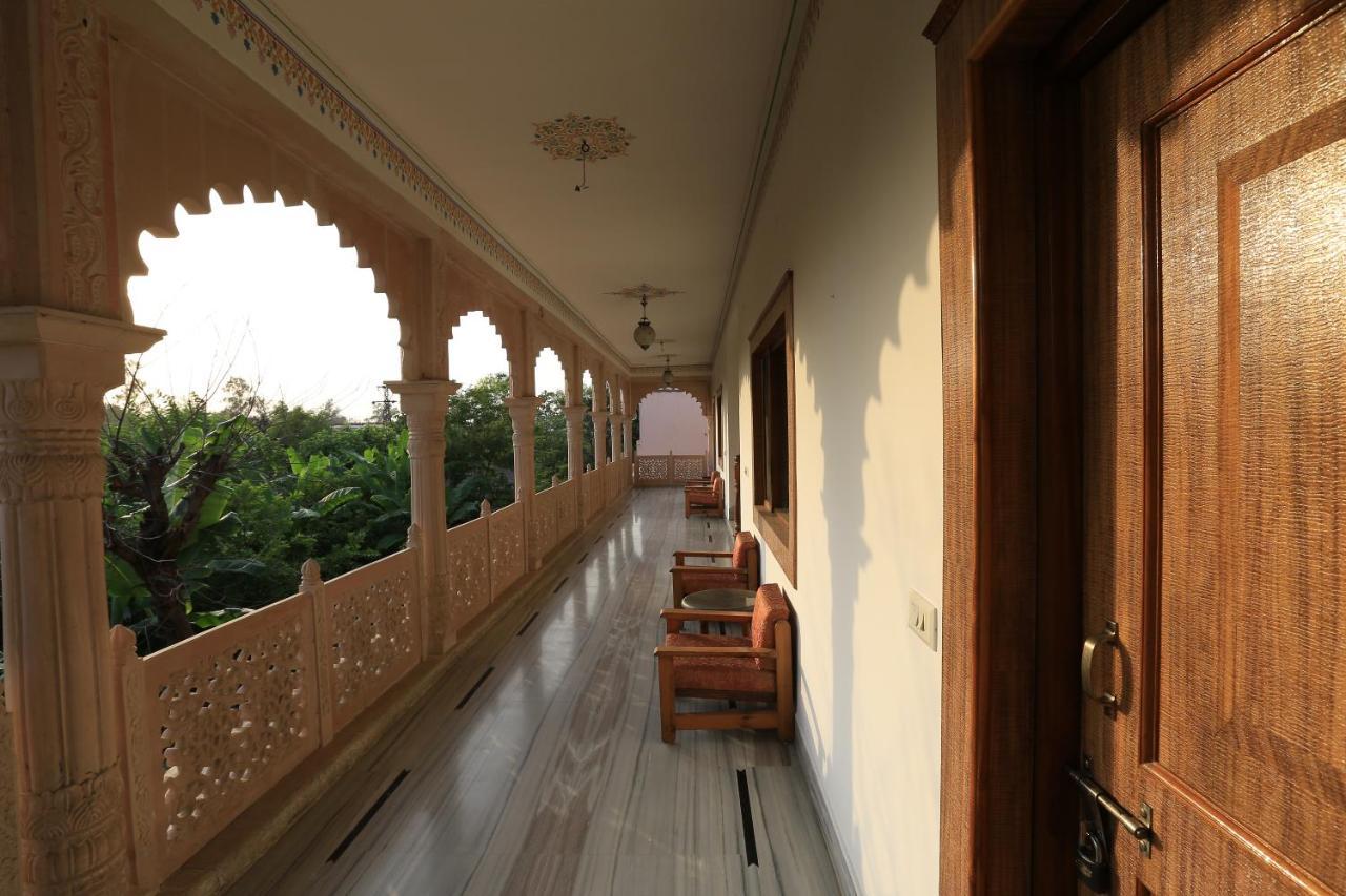 Hotel Sunbird Bharatpur Bagian luar foto