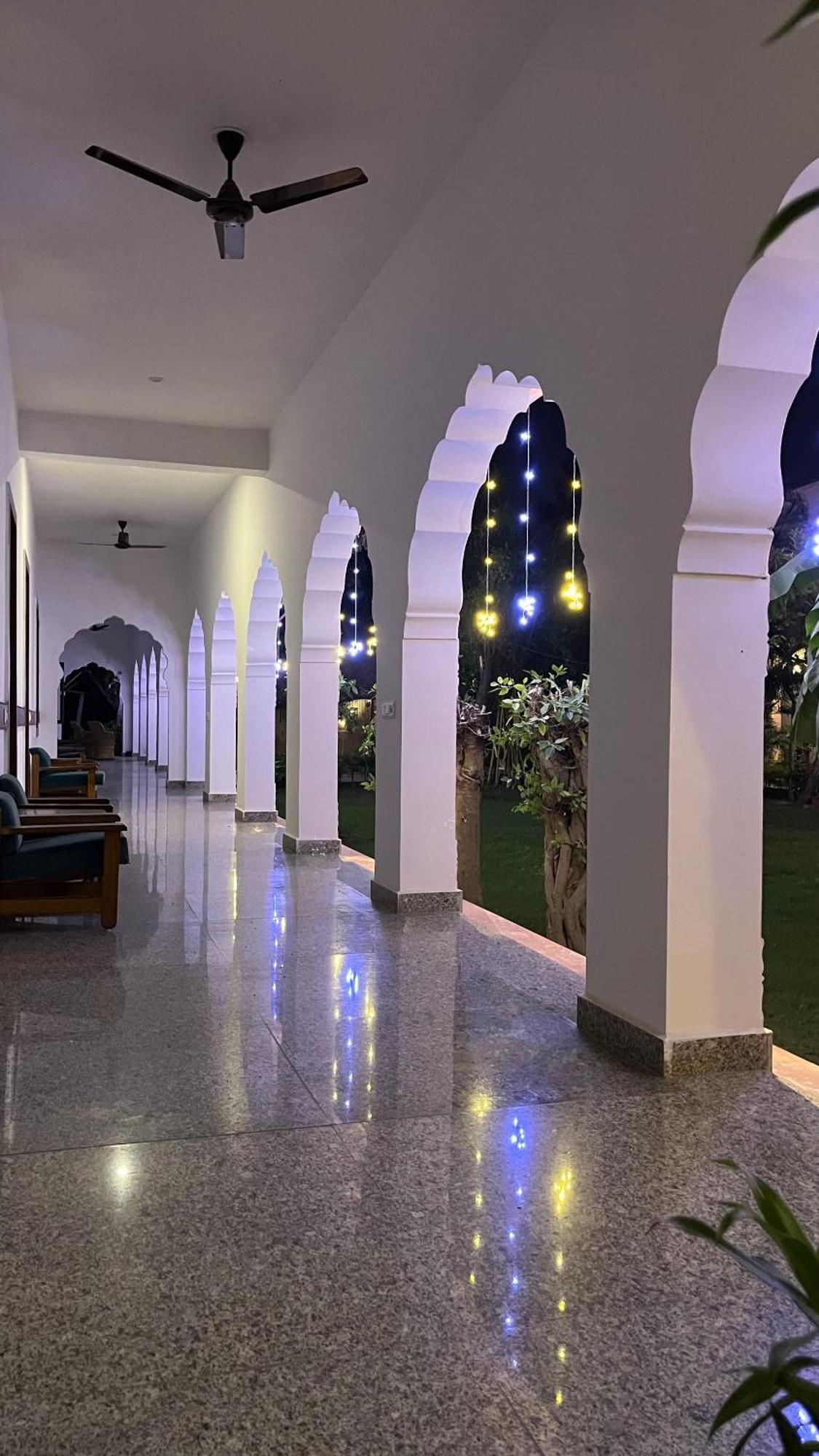 Hotel Sunbird Bharatpur Bagian luar foto