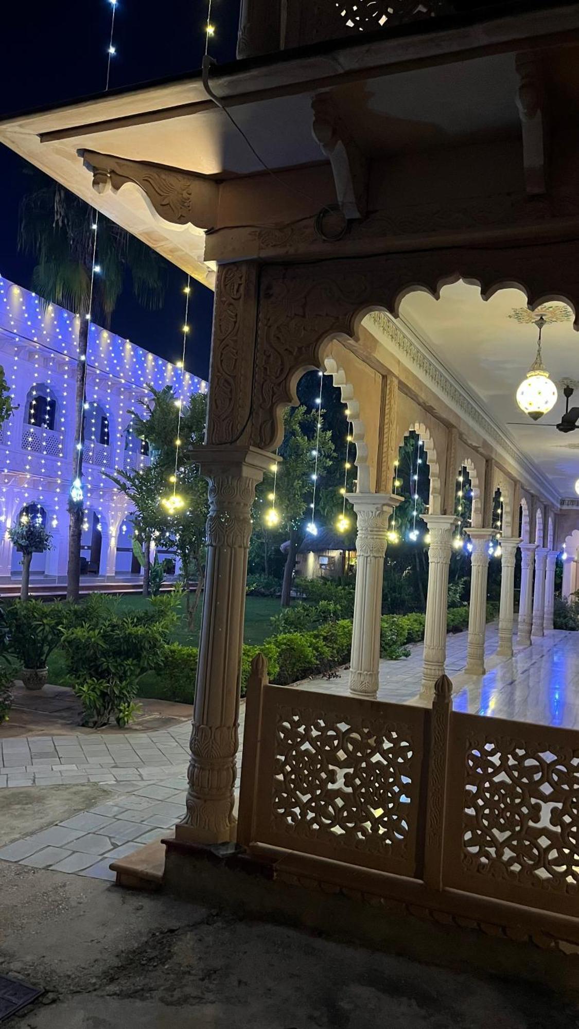 Hotel Sunbird Bharatpur Bagian luar foto