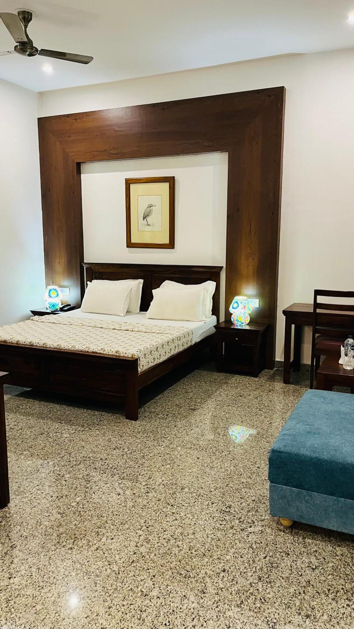 Hotel Sunbird Bharatpur Bagian luar foto